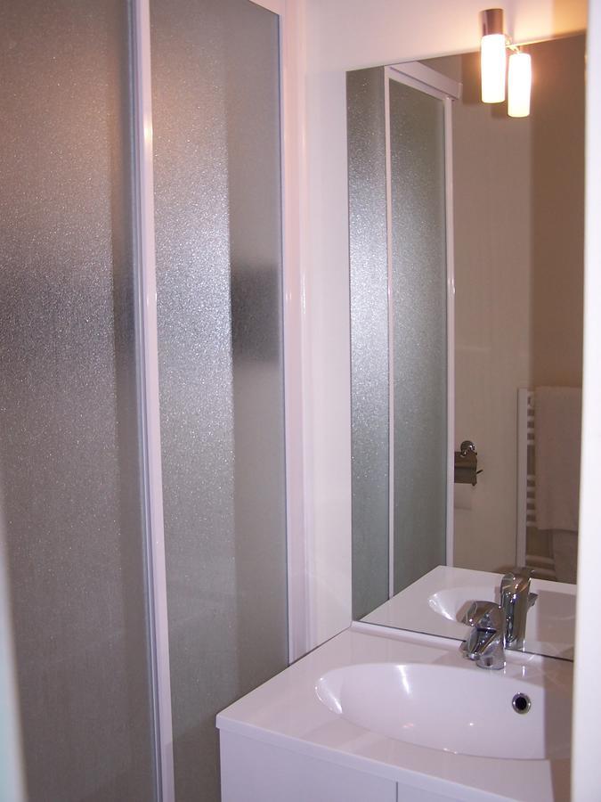 Le Lichou Hotell Vallon-en-Sully Exteriör bild