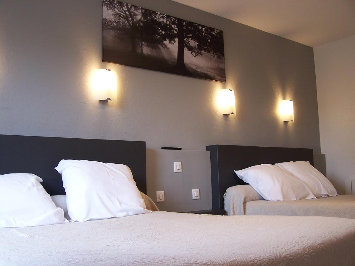 Le Lichou Hotell Vallon-en-Sully Exteriör bild