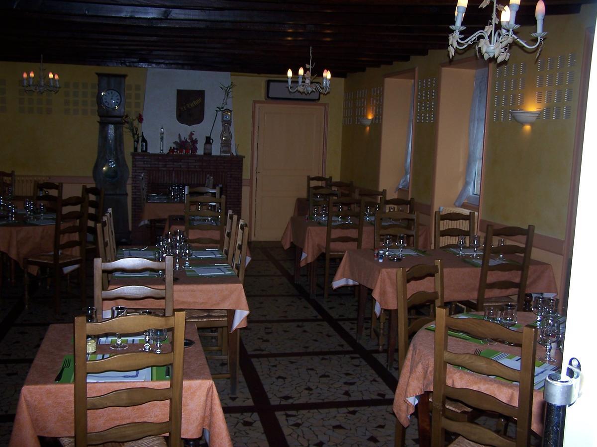Le Lichou Hotell Vallon-en-Sully Exteriör bild