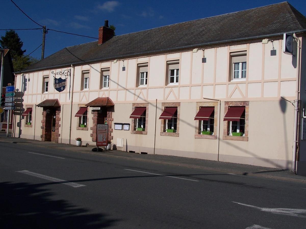 Le Lichou Hotell Vallon-en-Sully Exteriör bild